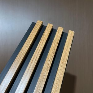 חיפוי קיר עץ-שחור